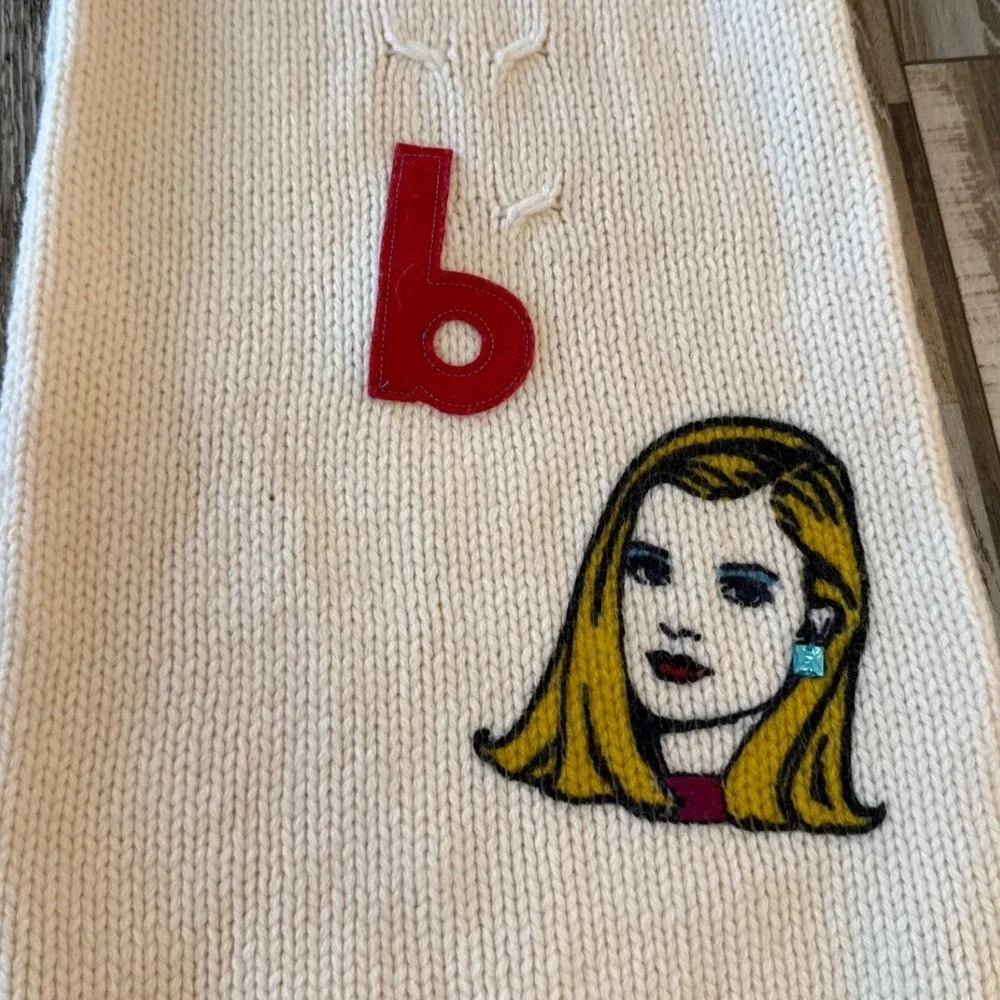 GAP Cream Lambswool Pop Art Girl Knit Scarf Barbie Face Red B Applique Novelty